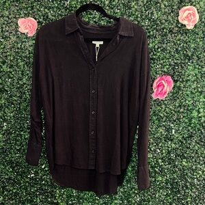 Womens Black Button-Front Long Sleeve Shirt